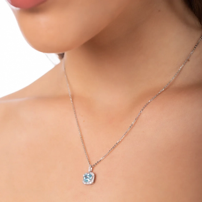 Oxzen γυναικείο κολιέ ασημένιο τετράγωνο μονόπετρο με aqua marina