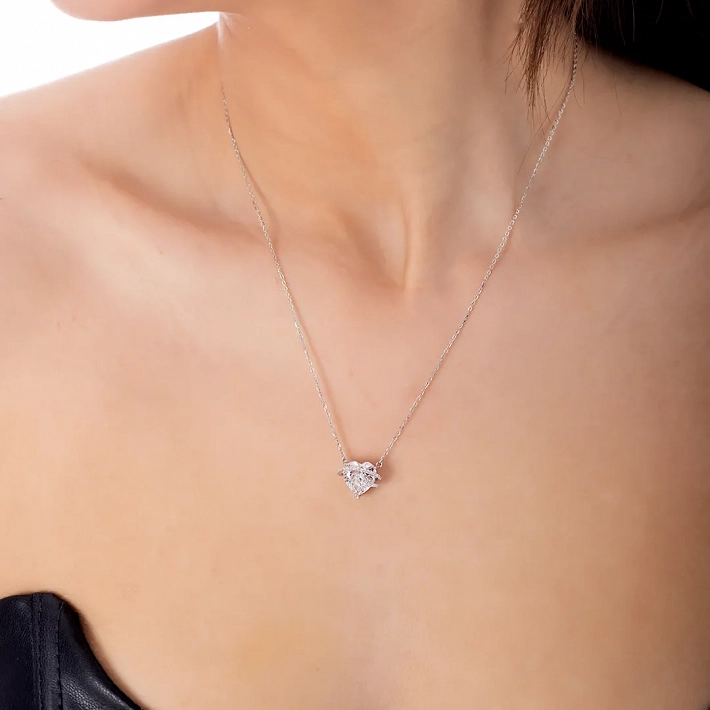 Oxzen γυναικείο κολιέ από ασήμι 925, επιπλατινωμένο με λευκή καρδιά ζιργκόν