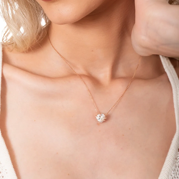 Oxzen γυναικείο κολιέ από ασήμι 925, επιπλατινωμένο με λευκή καρδιά ζιργκόν