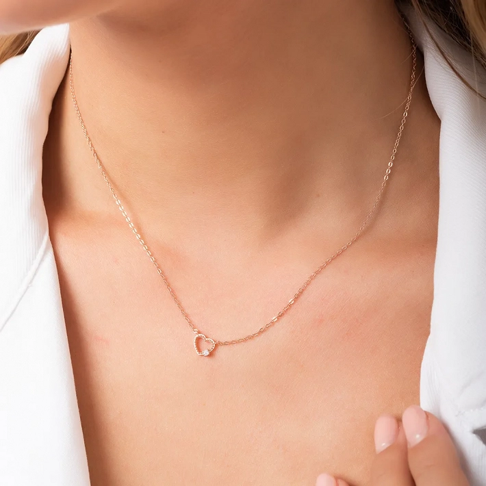 Oxzen ασημένιο κολιέ λεπτή καρδιά με ένα λευκό ζιργκόν