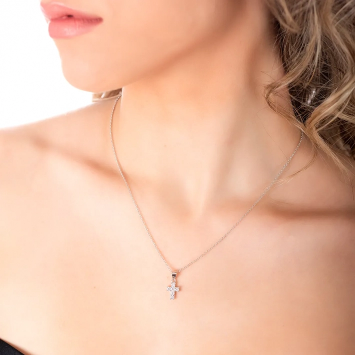 Oxzen κολιέ σταυρός ασημένιος μικρός με λευκά ζιργκόν