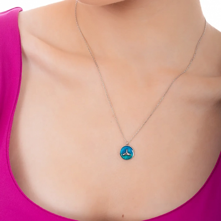 Oxzen ασημένιο κολιέ ουρά φάλαινας με μπλε σμάλτο