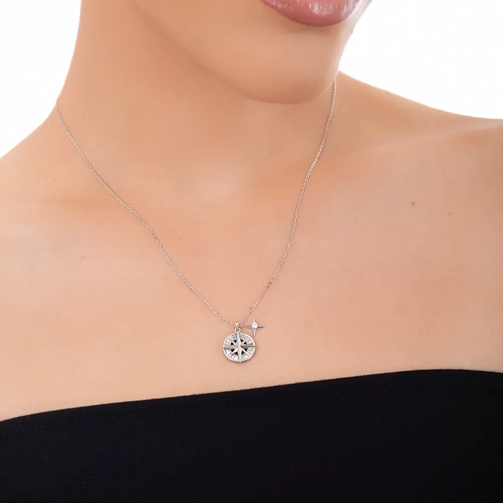 Oxzen ασημένιο κολιέ πυξίδα με λευκές μπαγιέτες