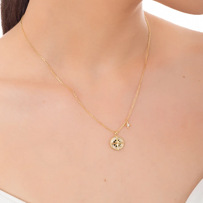 Oxzen ασημένιο κολιέ πυξίδα με λευκές μπαγιέτες