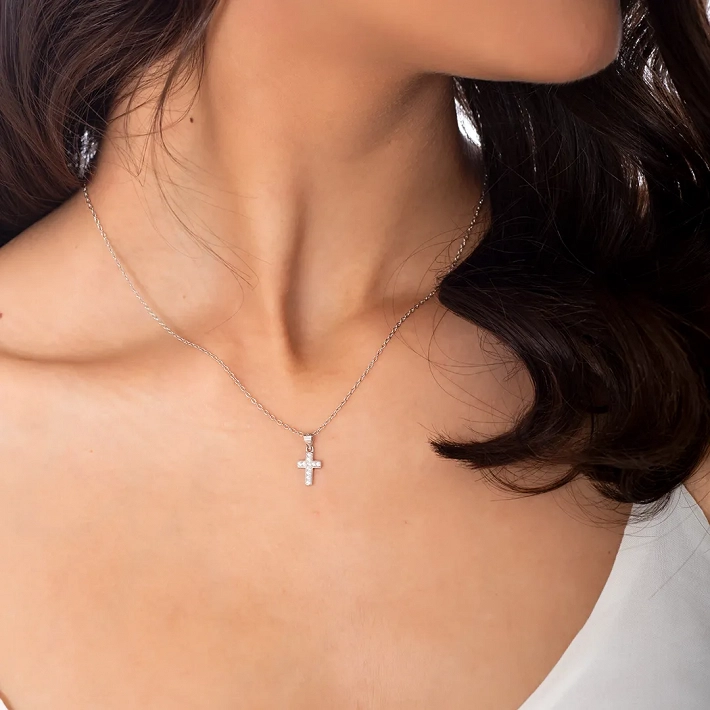 Oxzen ασημένιος σταυρός μικρός με λευκά ζιργκόν