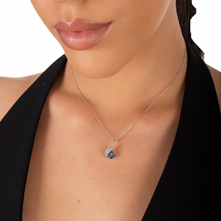Oxzen ασημένιο κολιέ με πέτρα ζιργκόν