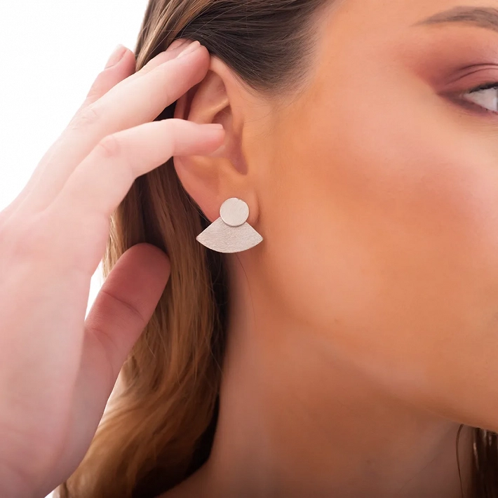 Oxzen σκουλαρίκια καρφωτά ασημένια με ματ φινίρισμα