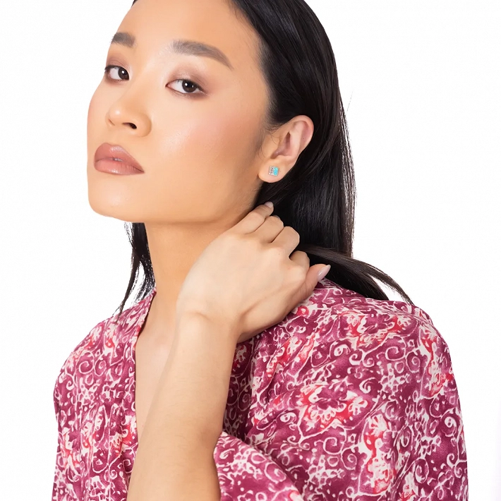 Oxzen ασημένιο σκουλαρίκι καρφωτό μαίανδρος με γαλάζιο οπάλιο