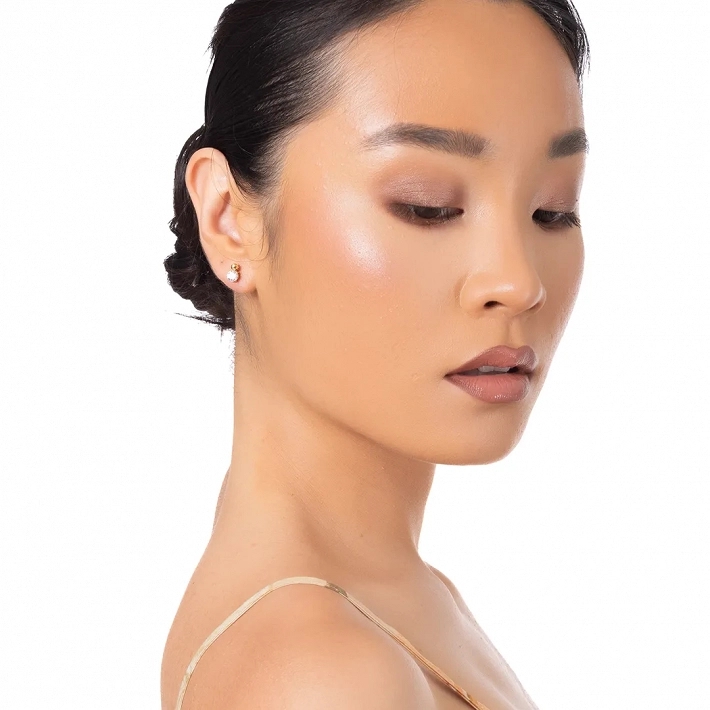 Oxzen ασημένιο σκουλαρίκι καρφωτό με λευκό ζιργκόν