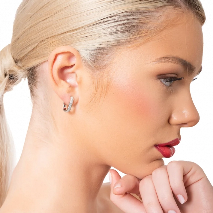 Oxzen ασημένιο σκουλαρίκι κρίκος τετράγωνος με λευκά ζιργκόν