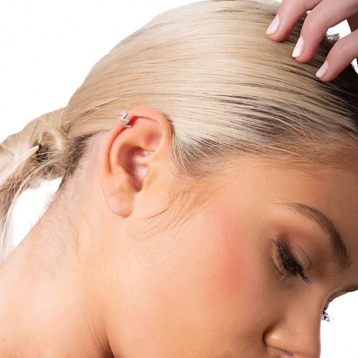 Oxzen σκουλαρίκι ασημένιο Ear Cuff με λευκά ζιργκόν