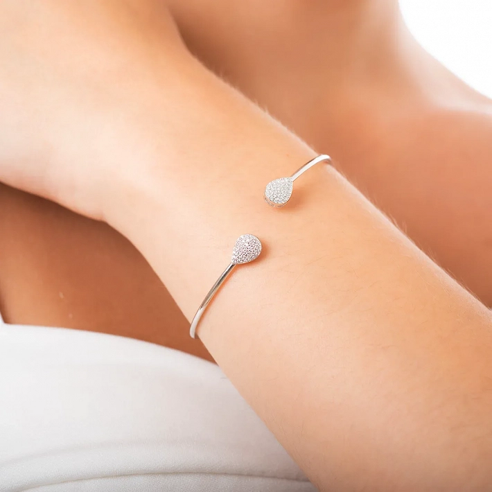 Oxzen γυναικείο βραχιόλι ασημένιο εύκαμπτο με δύο σταγόνες γεμάτες ζιργκόν