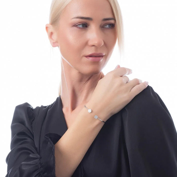 Oxzen ασημένιο βραχιόλι χειροπέδα εύκαμπτη με λευκά ζιργκόν