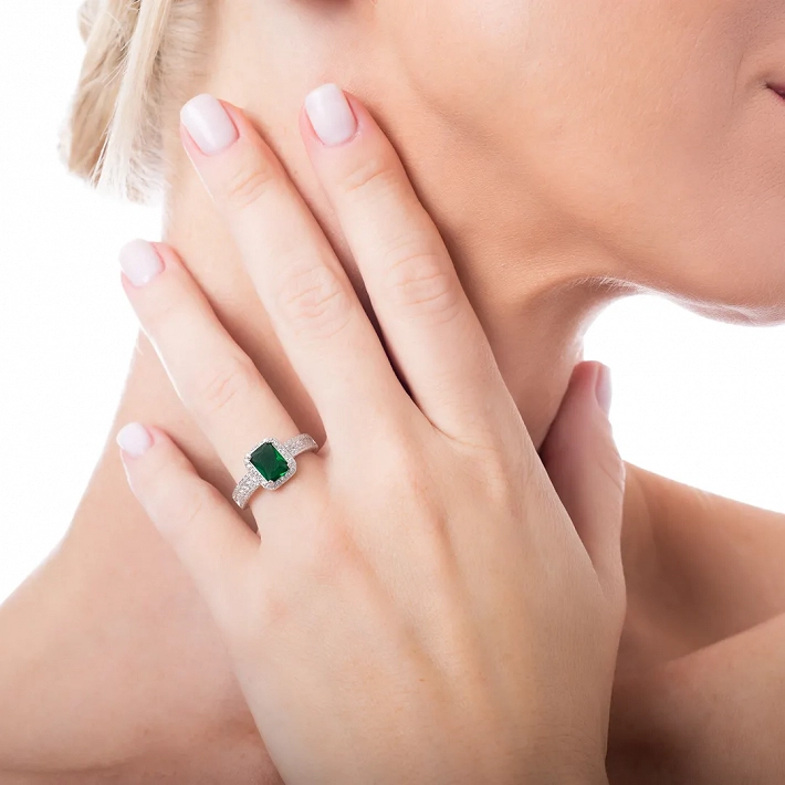 Oxzen ασημένιο δαχτυλίδι επιπλατινωμένο με ορθογώνιο ζιργκόν