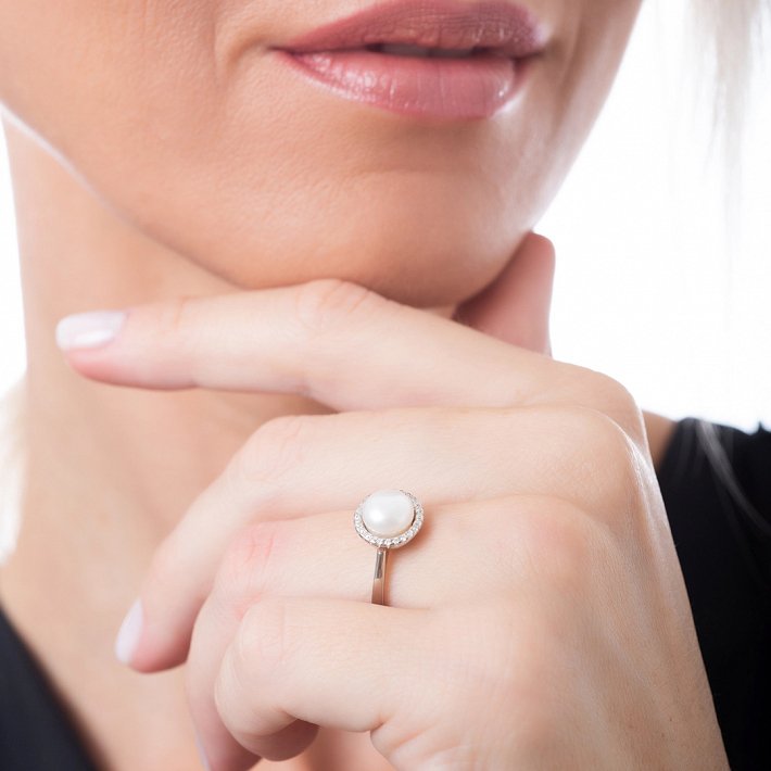 Oxzen ασημένιο δαχτυλίδι με πέρλα και λευκά ζιργκόν