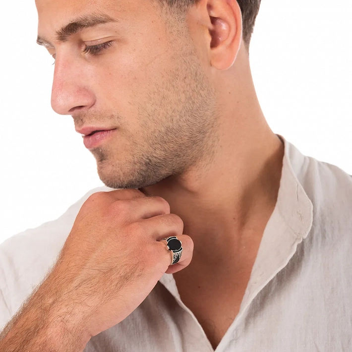 Oxzen ασημένιο ανδρικό δαχτυλίδι, με οβάλ πέτρα μαύρο αχάτη