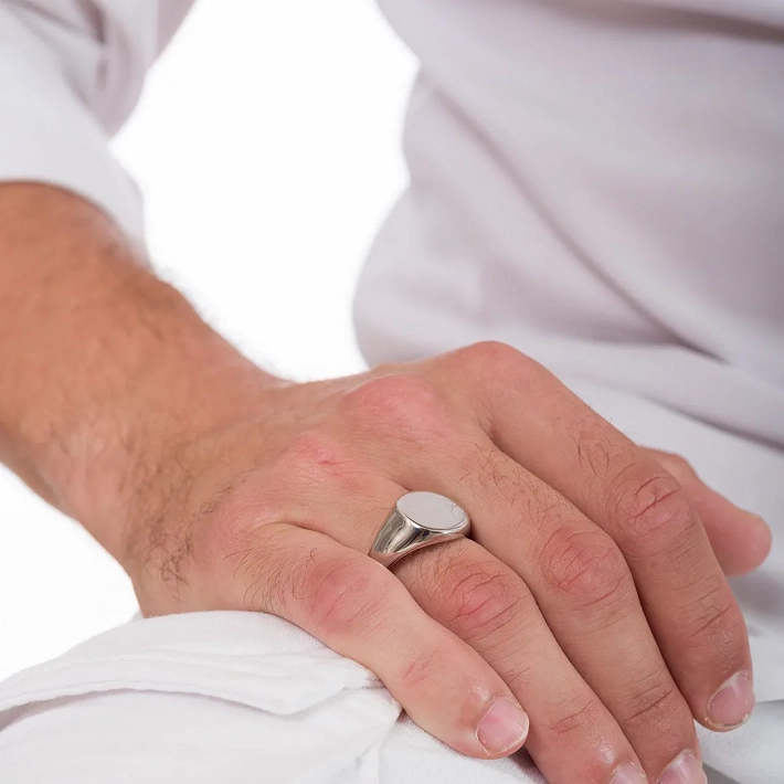 Oxzen ανδρικό δαχτυλίδι από ασήμι επιπλατινωμένο στρογγυλό λουστρέ