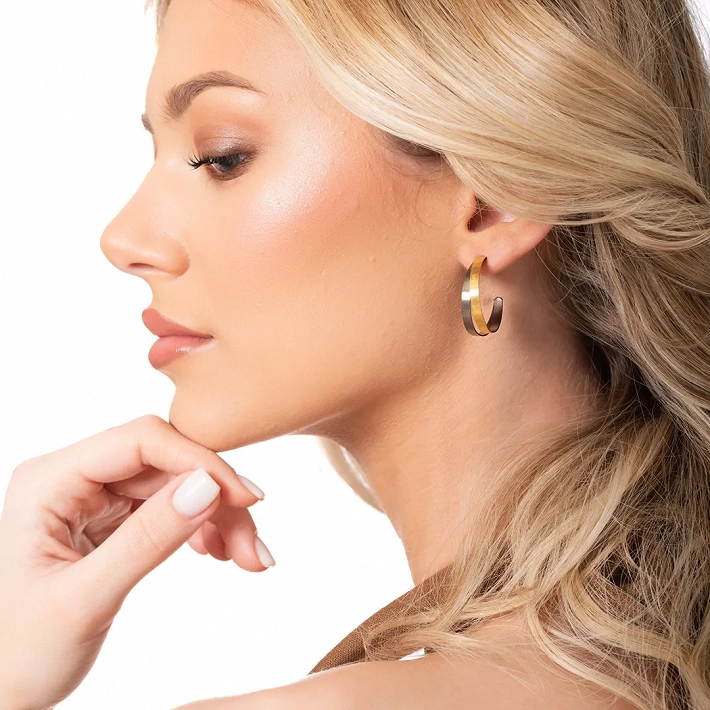 Oxzen ασημένια σκουλαρίκια κρίκοι ματ χρυσό με μαύρο