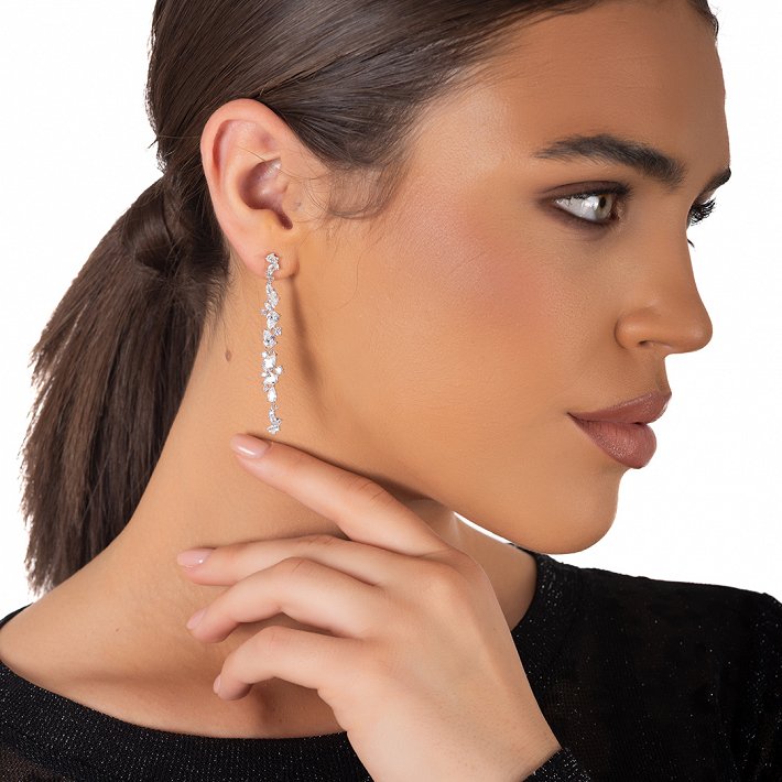 Oxzen ασημένιο σκουλαρίκι μακρύ με λευκά ζιργκόν