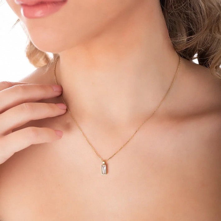 Oxzen ατσάλινο κολιέ με λευκό ορθογώνιο ζιργκόν