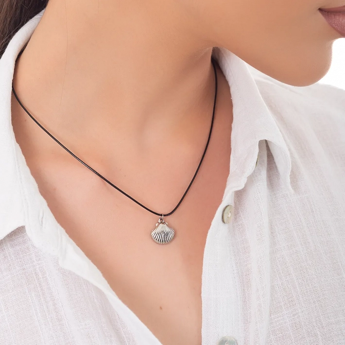 Oxzen γυναικείο κολιέ από ανοξείδωτο ατσάλι κοχύλι με δερμάτινο λουράκι