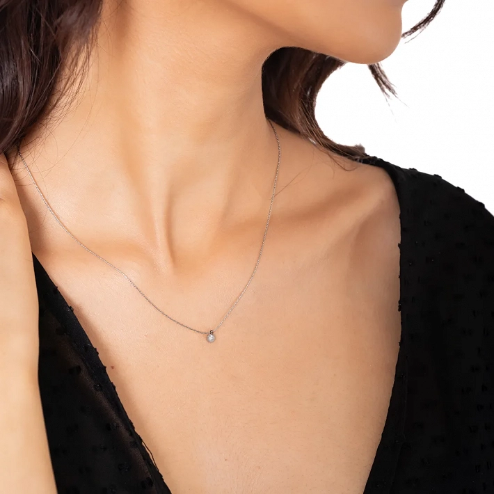 Oxzen κολιέ από ανοξείδωτο ατσάλι με λευκό ζιργκόν