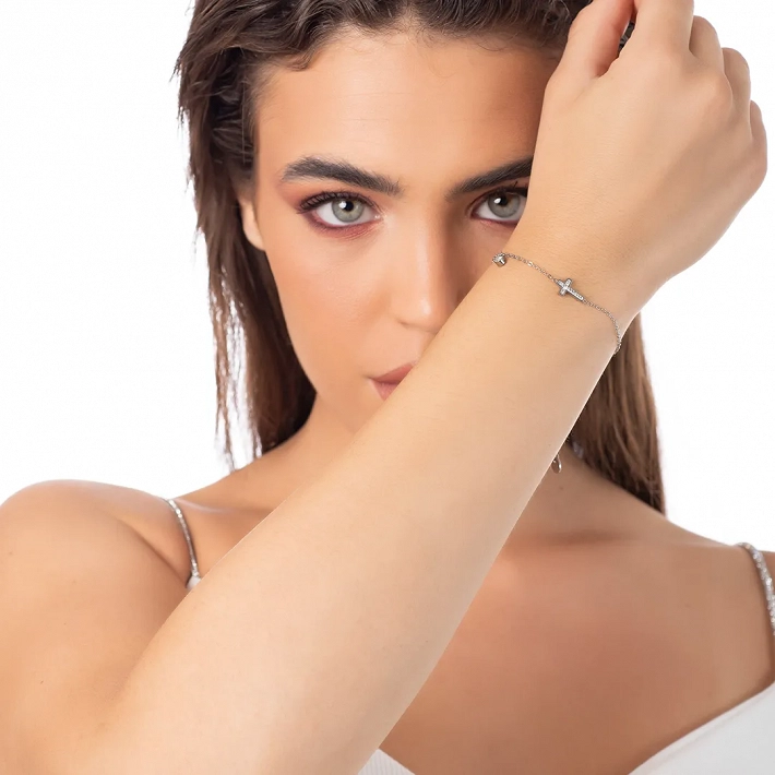 Oxzen ατσάλινο βραχιόλι με σταυρό και λευκά κρύσταλλα