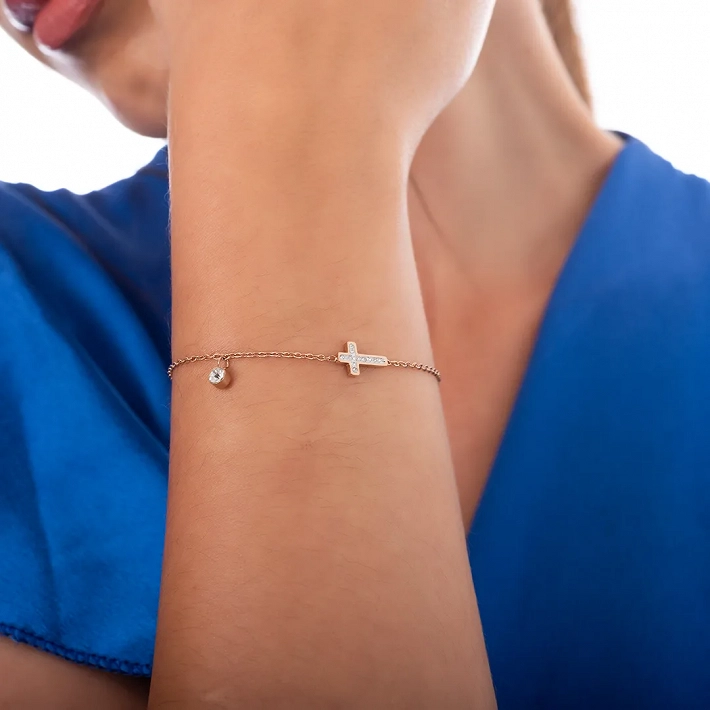 Oxzen ατσάλινο βραχιόλι με σταυρό και λευκά κρύσταλλα