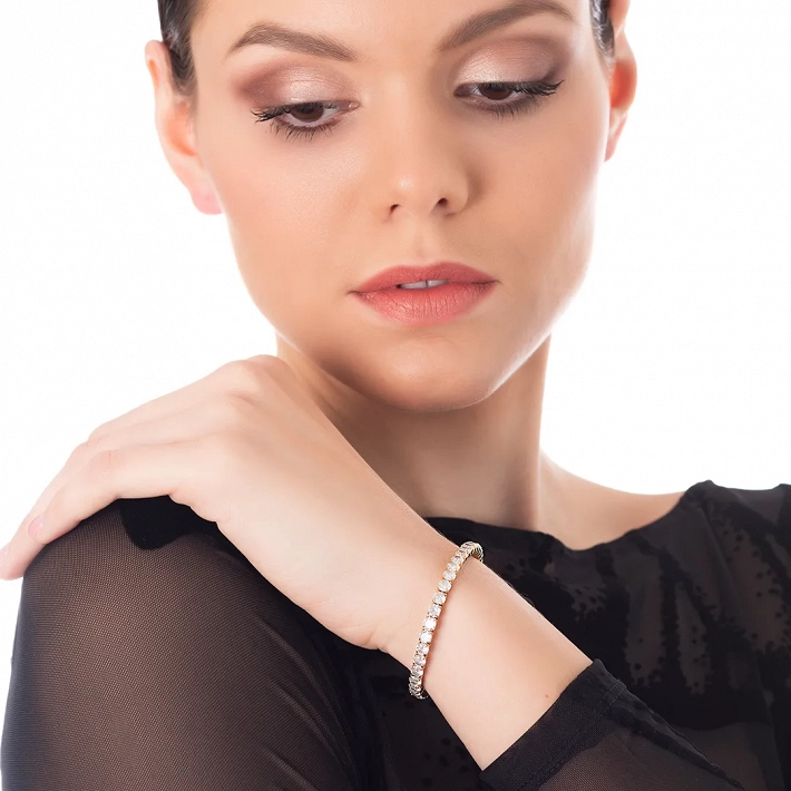 Oxzen βραχιόλι ατσάλινο ριβιέρα ελαστική με λευκά ζιργκόν