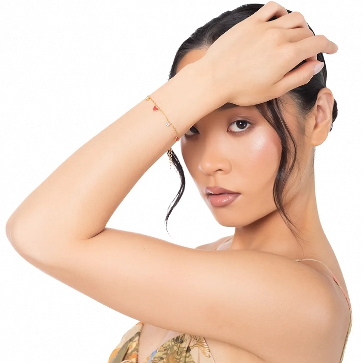 Oxzen γυναικείο βραχιόλι ατσάλινο με κρεμαστές κόκκινες καρδούλες