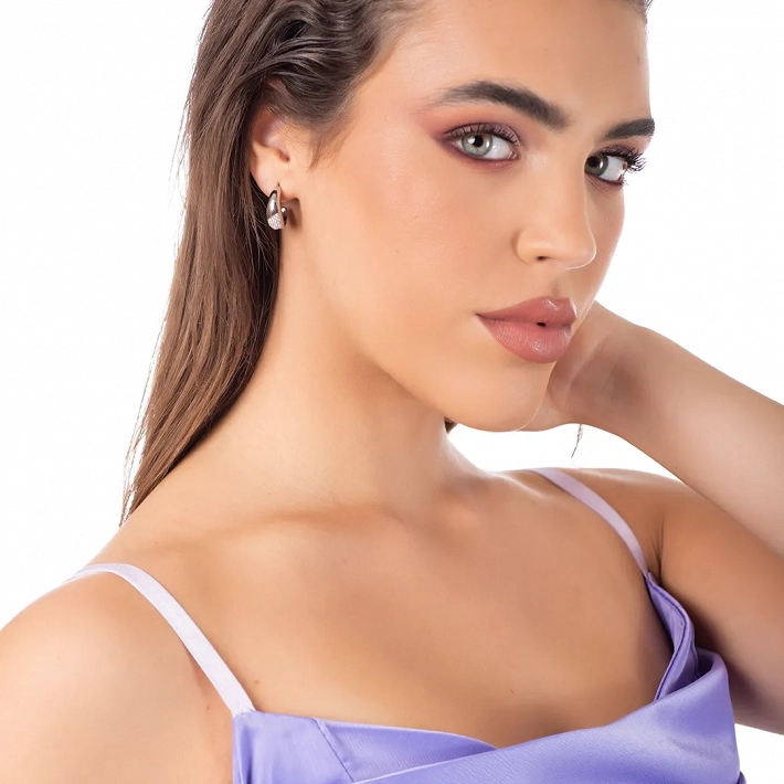 Oxzen σκουλαρίκια κρίκοι ατσάλινοι 15 mm με λευκά ζιργκόν