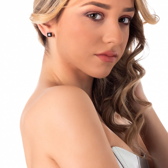 Oxzen σκουλαρίκια καρφωτά ατσάλινα κεραμικά τετράγωνα με λευκό ζιργκόν