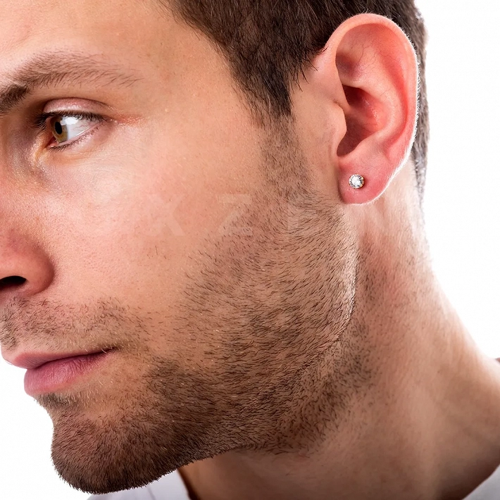 Σκουλαρίκι ανδρικό από ανοξείδωτο ατσάλι επιχρυσωμένο με στρογγυλή λευκή πέτρα ζιργκόν 3mm