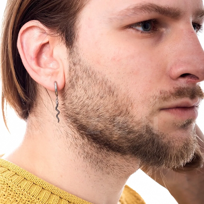 Σκουλαρίκι ανδρικό από ανοξείδωτο ατσάλι κρικάκι με κρεμαστό φίδι