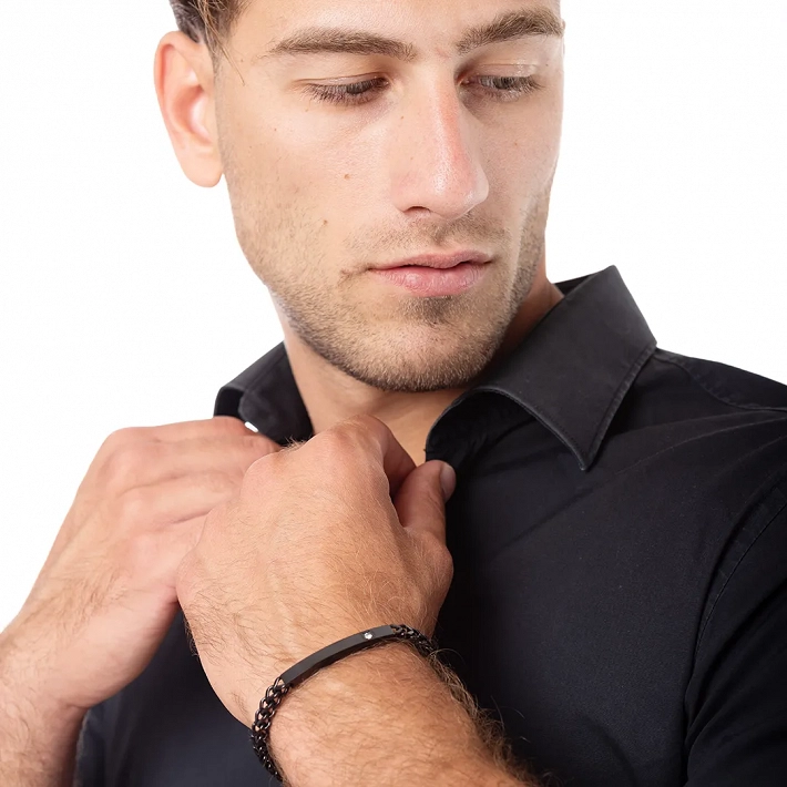 Oxzen ανδρικό βραχιόλι ατσάλινο ταυτότητα τετραγωνισμένη με ένα λευκό ζιργκόν