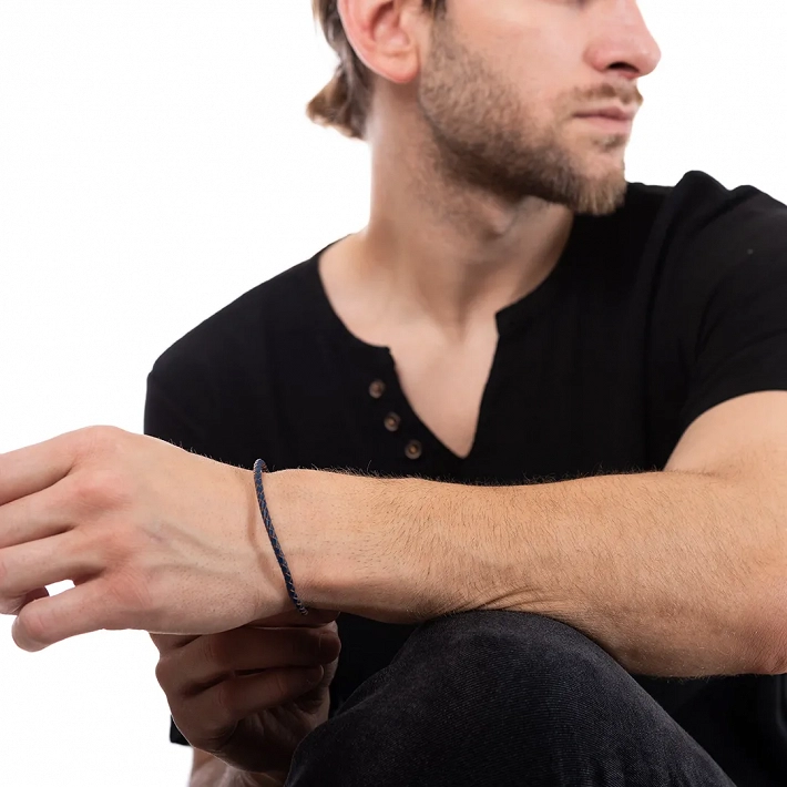 Oxzen Unisex βραχιόλι ατσάλινο με λεπτό διακριτικό δέρμα μπλε