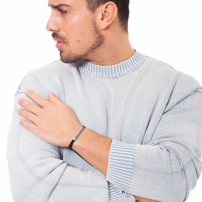 Oxzen ανδρικό βραχιόλι από ανοξείδωτο ατσάλι με δέρμα