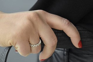 Oxzen δαχτυλίδι ασημένιο ολόβερο ζιγκ ζαγκ  με ζιργκόν