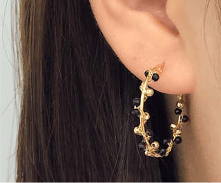 Oxzen σκουλαρίκια κρίκοι ασημένιοι σε χρυσό με πέτρες Σπινέλιο