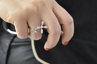 Oxzen δαχτυλίδι ασημένιο με ζιργκόν λουλούδι και πέρλα free size