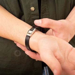 Βραχιόλι ατσάλινο με δέρμα PU και μαίανδρο