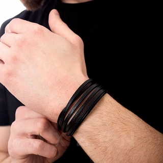 Βραχιόλι ατσάλινο με δέρμα μαύρο πενταπλό