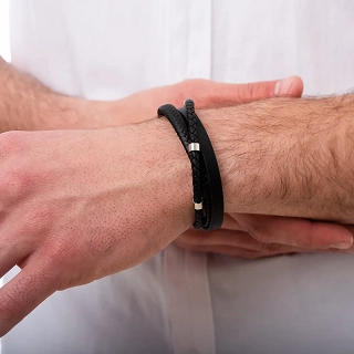 Βραχιόλι ατσάλινο με μαύρο δέρμα τριπλό