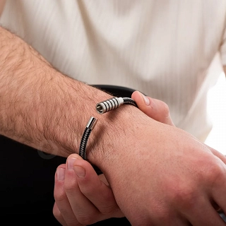 Βραχιόλι ατσάλινο με δέρμα και ατσαλόσυρμα