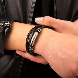 Βραχιόλι ανδρικό ατσάλινο με τριπλό δέρμα και κυλινδρική ταυτότητα