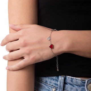 Βραχιόλι γυναικείο ατσάλινο με κόκκινη καρδιά