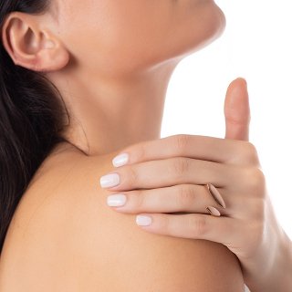 Δαχτυλίδι από ανοξείδωτο ατσάλι με ιδιαίτερο σχήμα