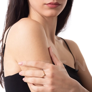 Γυναικείο δαχτυλίδι από ανοξείδωτο ατσάλι σε σχήμα V