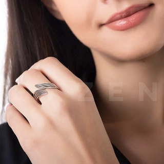 Γυναικείο δαχτυλίδι από ανοξείδωτο ατσάλι