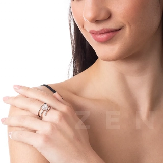 Γυναικείο δαχτυλίδι από ανοξείδωτο ατσάλι, καρδιά με λευκά κρύσταλλα